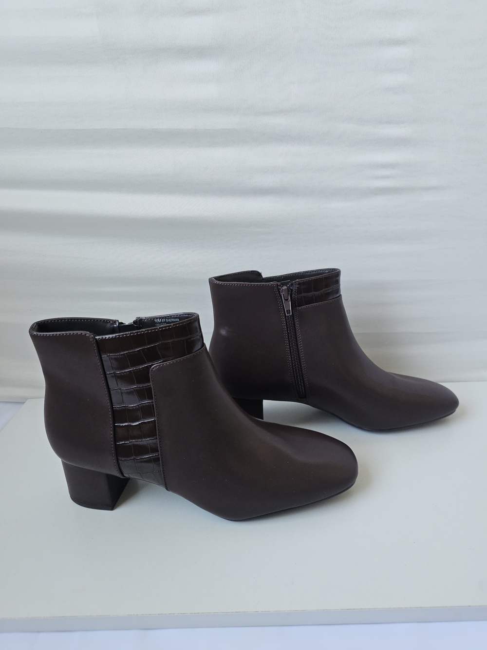 East 5th Sherman Brown Ankle Boots Croc Trim Memory Foam 10M NWT